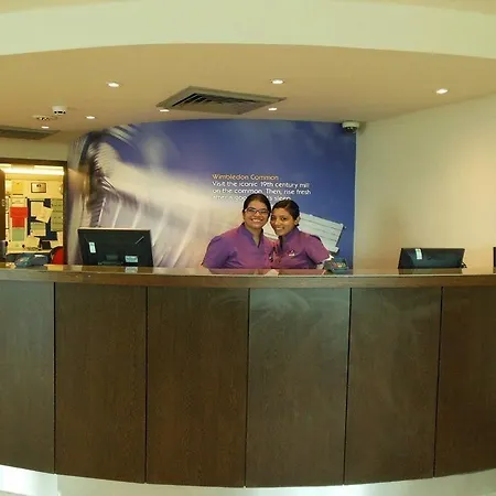 Premier Inn London Wimbledon South-3